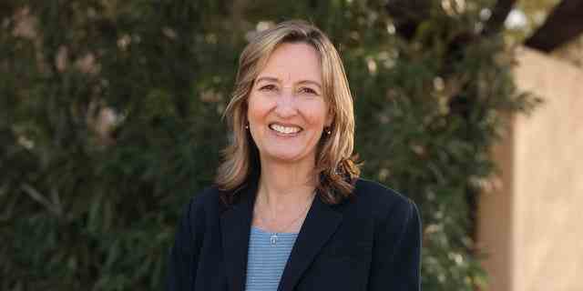 Kirsten Engel ist die demokratische Kandidatin im 6. Kongressbezirk von Arizona und kandidiert in der Opposition von Juan Ciscomani.