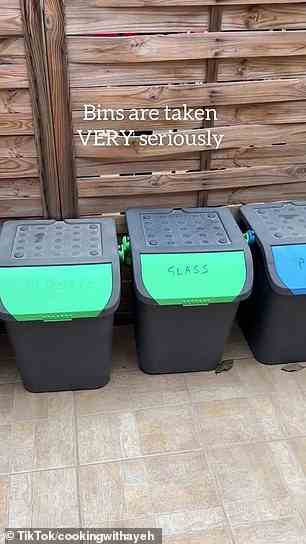 In Italien sagte sie, dass das Recycling- und Müllsystem in dem Clip, den sie mit ihren 2,3 Millionen Followern teilte, „SEHR ernst genommen wird, mit fünf verschiedenen Mülleimern in jedem Haus“.