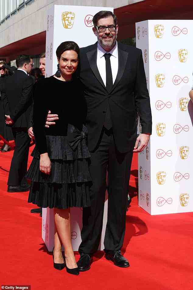 Er wird Doctor Who-Star Ingrid Oliver, 45, im Dezember heiraten, nachdem sich die beiden in Richards Spielshow „The House of Games“ kennengelernt haben