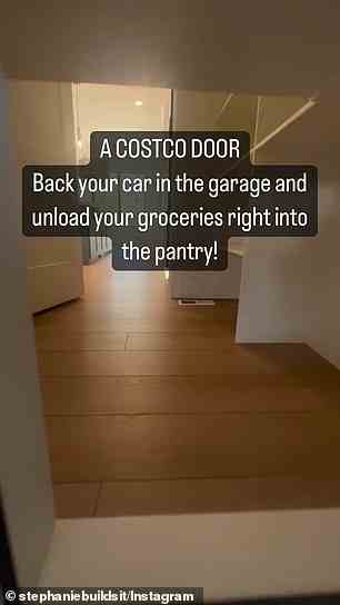 Der Hausbauer stellte kürzlich eine „Costco-Tür“ vor, die eine Garage mit der Speisekammer verbindet – was das Entladen von Lebensmitteln äußerst bequem macht