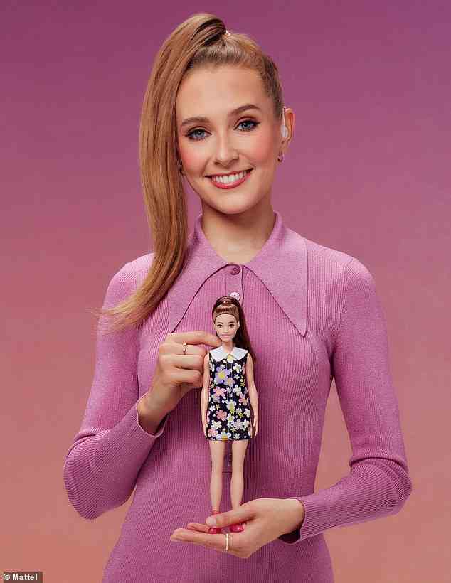 Neuer Zug: Rose hat kürzlich einen weiteren Erfolg für die Gehörlosengemeinschaft erzielt, indem sie in der allerersten Kampagne für hörgeschädigte Barbie-Puppen mitgespielt hat