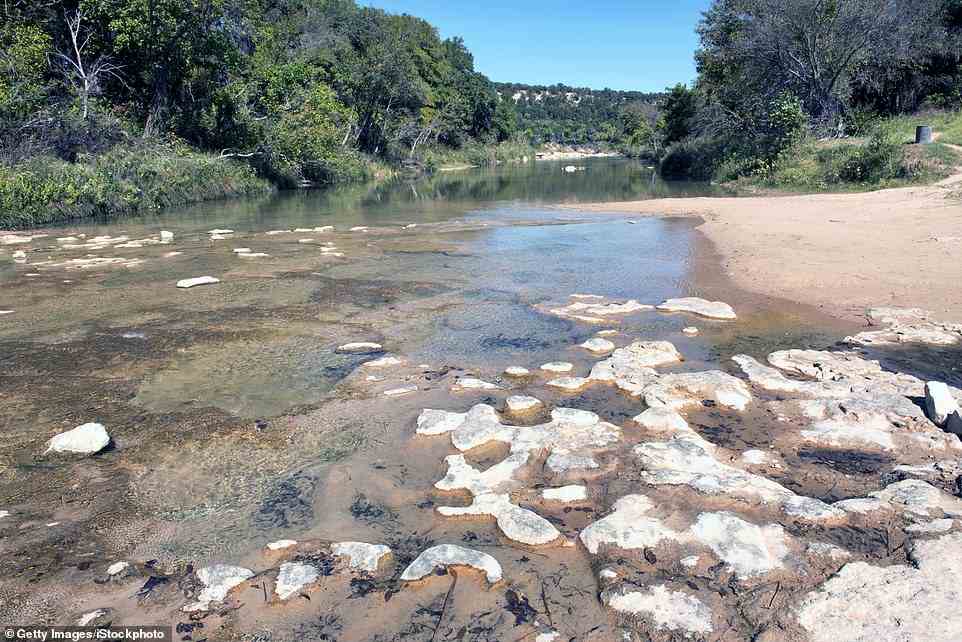 Intensive Dürrebedingungen – die Texas heimgesucht haben – ließen den Paluxy River (im Bild) schrumpfen