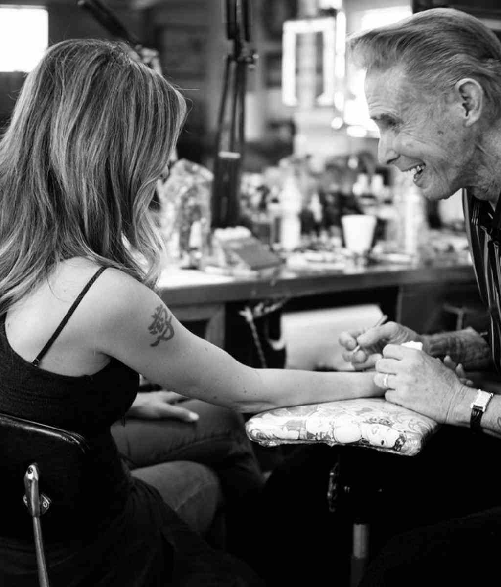 Ray Liottas Verlobte Jacy Nittolo ehrt den verstorbenen Schauspieler mit einem neuen Tattoo