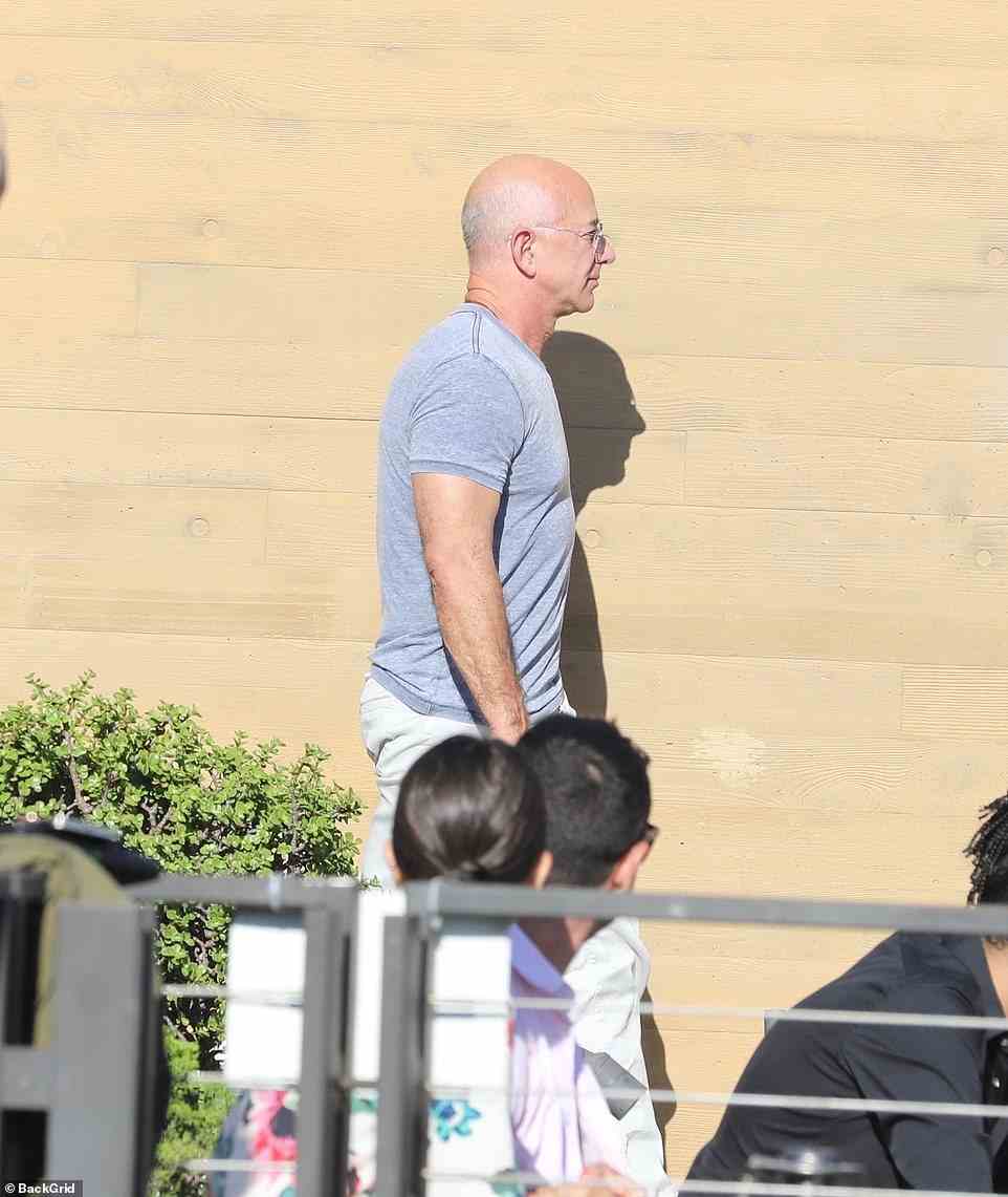 A few diners couldn't resist staring at Bezos as he walked by on the sunny Sunday afternoon