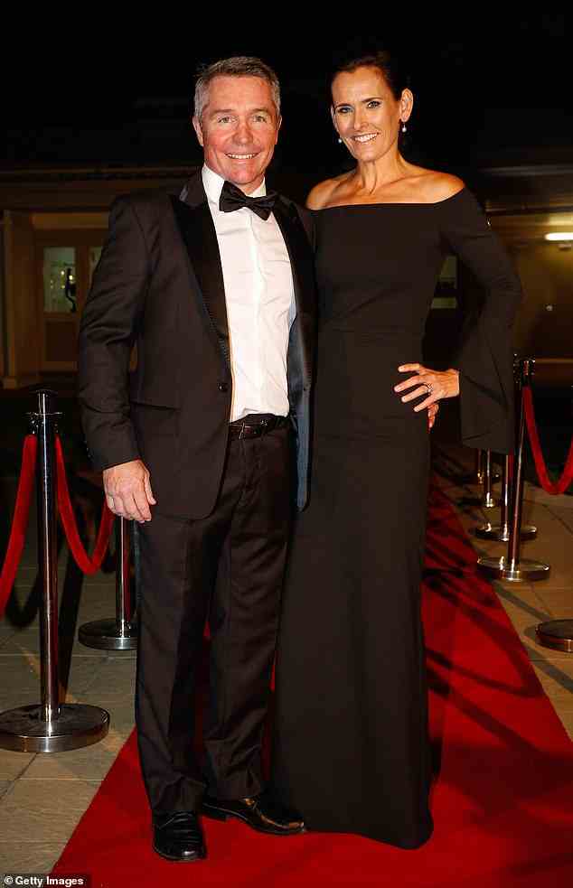 Green hinterlässt seine Frau Amanda (zusammen bei den Dally M Awards 2015 abgebildet) und ihre Kinder Jed und Emerson