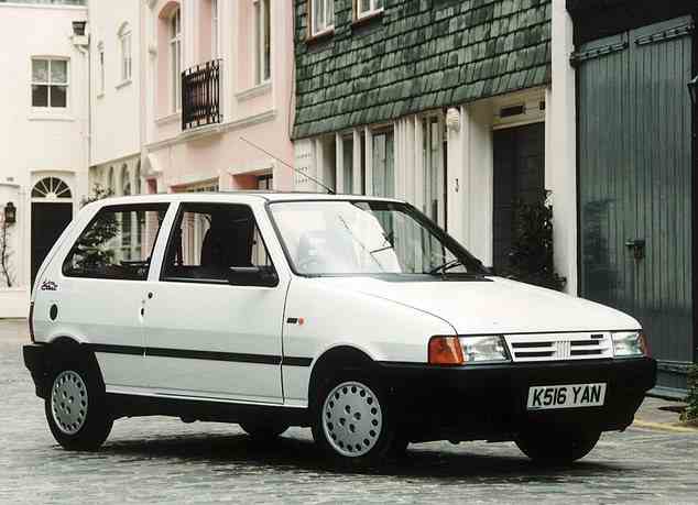 Ein Fiat Uno-Modell ähnlich dem, das in der Alma-Unterführung in Paris war, als Dianas Auto in den 13. Pfeiler des Tunnels krachte