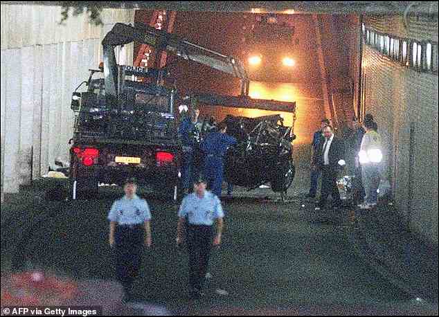 Die französischen Behörden haben den zerstörten Mercedes während der Untersuchung im Jahr 1997 von der Unfallstelle entfernt