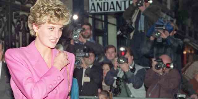 Nach ihrer chaotischen Scheidung von Prinz Charles sehnte sich Prinzessin Diana nach einem Neuanfang in ihrem Leben.