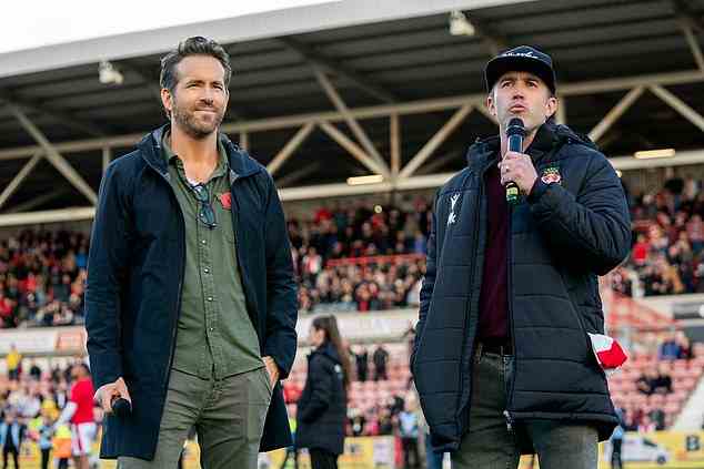 Die Hollywoodstars Ryan Reynolds und Rob McElhenney kauften Wrexham AFC mit dem Ehrgeiz, den Verein zu verändern