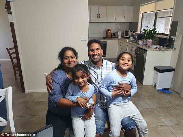 Priya Nadaraja, Nades Murugappan und ihre Töchter Kopika und Tharnicaa (im Bild) werden Australien für immer ihr Zuhause nennen, mit dauerhaften Visa für die vier