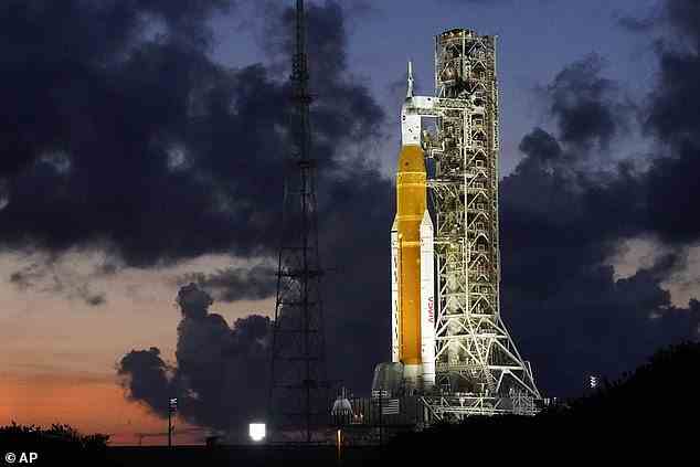 Die NASA wird das Space Launch System (SLS) und die Orion-Kapsel in nur zwei Wochen zur Startrampe bringen, da sie für den 29. August den Start ihrer Artemis-I-Mission plant