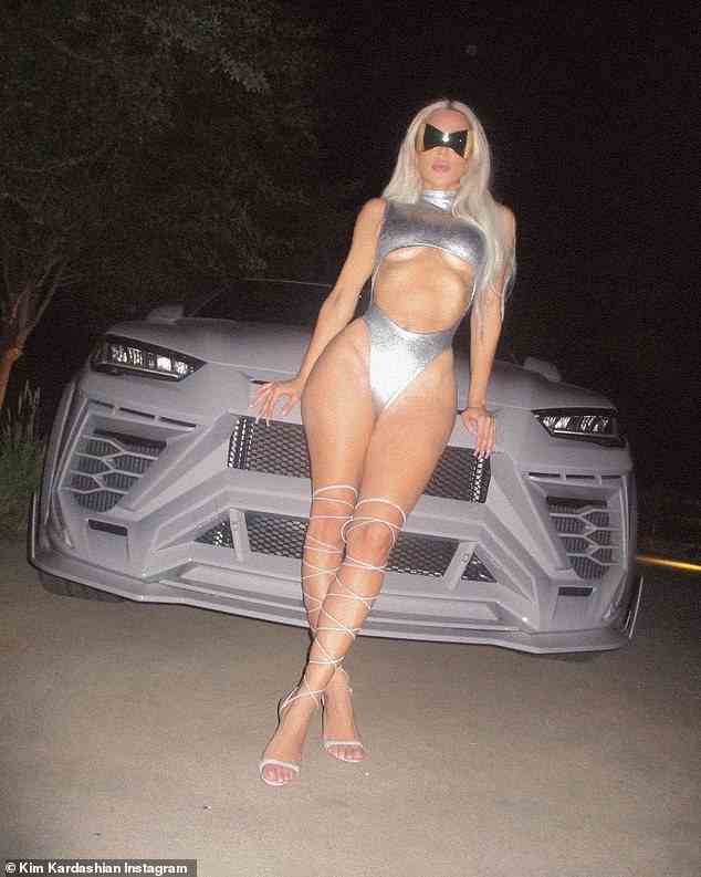 Machen Sie eine Pose: Kim Kardashian verwöhnte ihre Instagram-Follower mit einer neuen Diashow mit knisternden Schnappschüssen, die ihren „Lieblings“ Custom Maybach zeigten