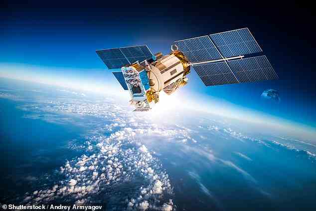Kwasi Kwarteng steht mitten im Streit um die Zukunft des Satellitenunternehmens One Web, das Gefahr läuft, vom französischen Konkurrenten Eutelsat geschluckt zu werden