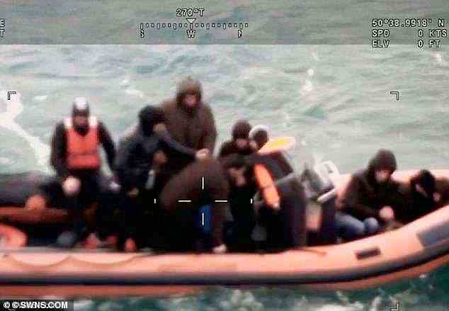 Vier von zehn Migranten, die in kleinen Booten den Ärmelkanal überqueren, stammen aus dem friedlichen Albanien