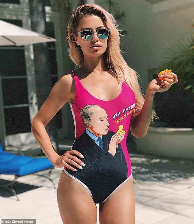 Frau Bonya ist eine lautstarke Verfechterin von Wladimir Putin und teilt Fotos von sich selbst in Kleidung und Badeanzügen, die mit Bildern des russischen Führers verziert sind