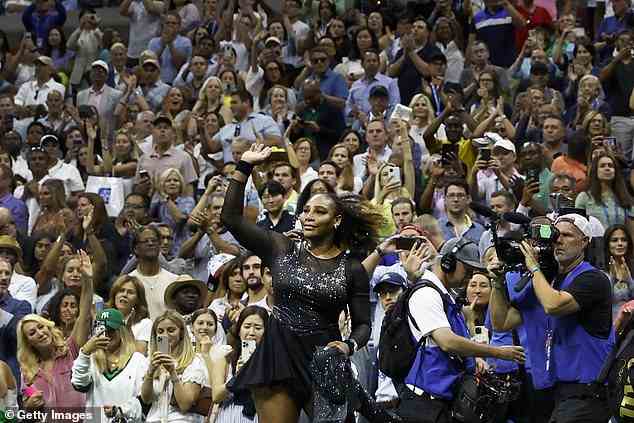 Fans strömten für die Serena Show nach Flushing Meadows in New York;  es war eine wahnsinnige Vergöttlichung