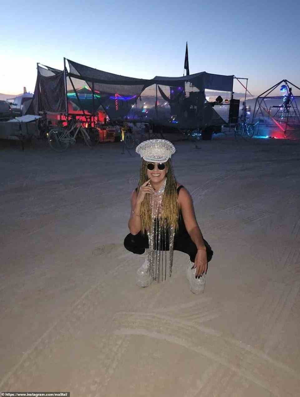 Die aufwändigen Outfits, oder deren Fehlen, sind oft ein großer Teil jedes Burning Man