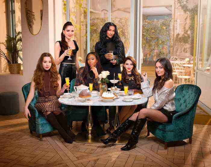 Echte Freundinnen in Paris besetzen neue Bravo-Serie