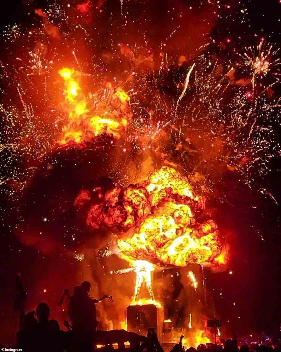 Der „Mann“ wird am Sonntag verbrannt, am Ende des Festes – das dieses Jahr am 28. August begann