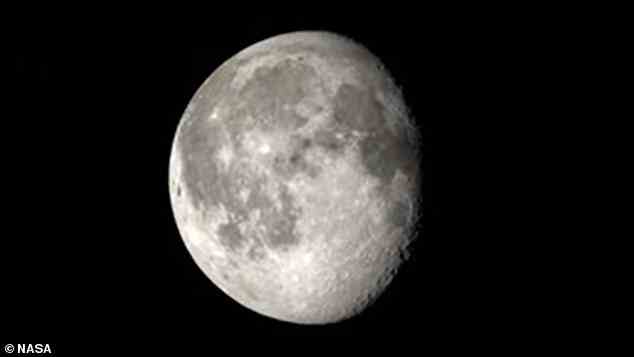 „Bei der Erforschung des Mondes werden wir uns an das halten, was wir in den Artemis-Abkommen festgelegt haben – dass wir alle Aktivitäten transparent darstellen, auf sichere und verantwortungsvolle Weise agieren und schädliche Störungen vermeiden“, sagte die NASA