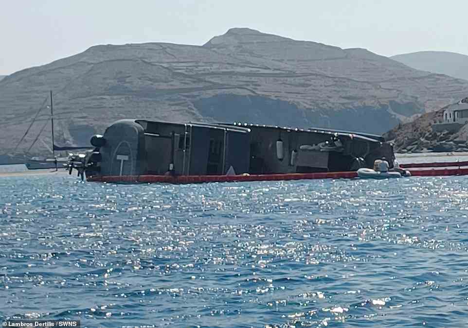 Das Schiff eines Schweizer Geschäftsmannes lief auf Grund, nachdem es nur 49 Fuß vor der malerischen Bucht von Kolona auf Felsen gestoßen war