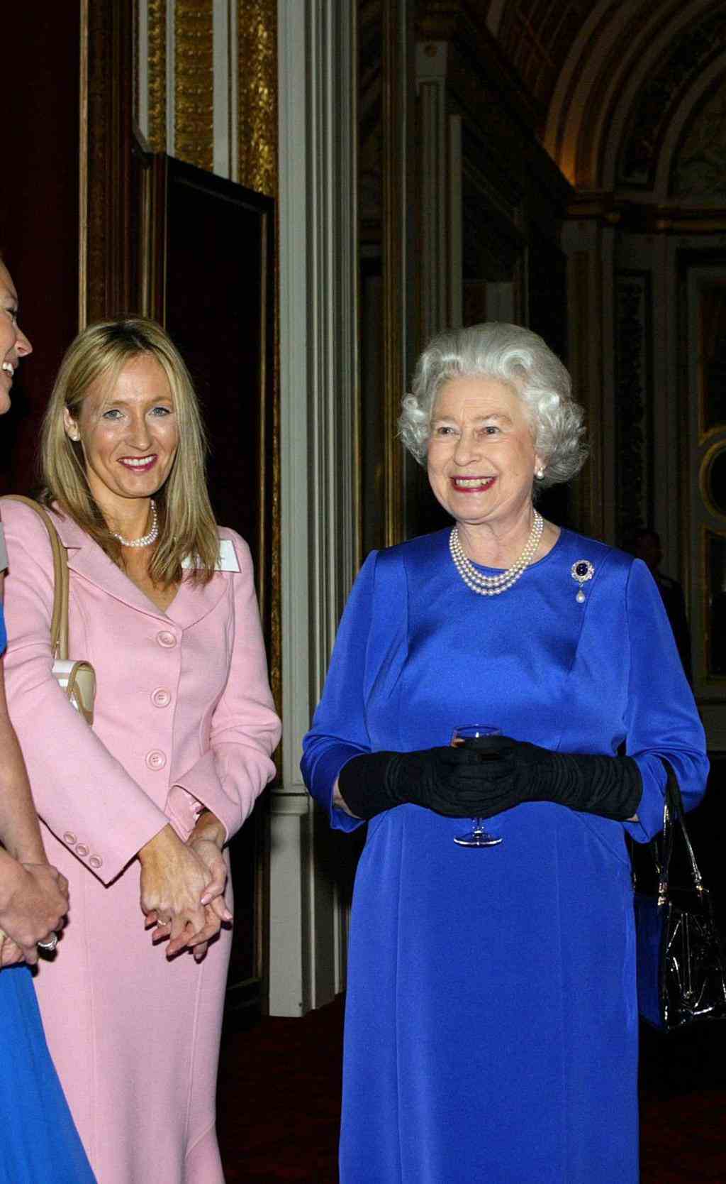 Women Achievers meet the Queen