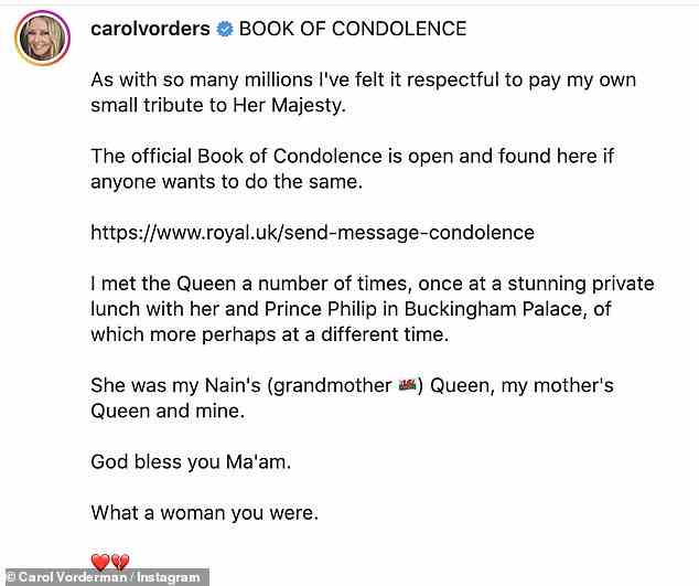Auf Instagram gab Carol bekannt, dass sie das Online-Kondolenzbuch der königlichen Familie unterschrieben hatte, als sie einige schöne Erinnerungen an die Königin teilte