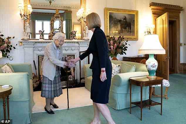 Ein australischer Arzt hat auf das gebrechliche Aussehen der Königin bei ihrer letzten königlichen Ernennung als Zeichen hingewiesen, dass sie innerhalb weniger Tage sterben würde