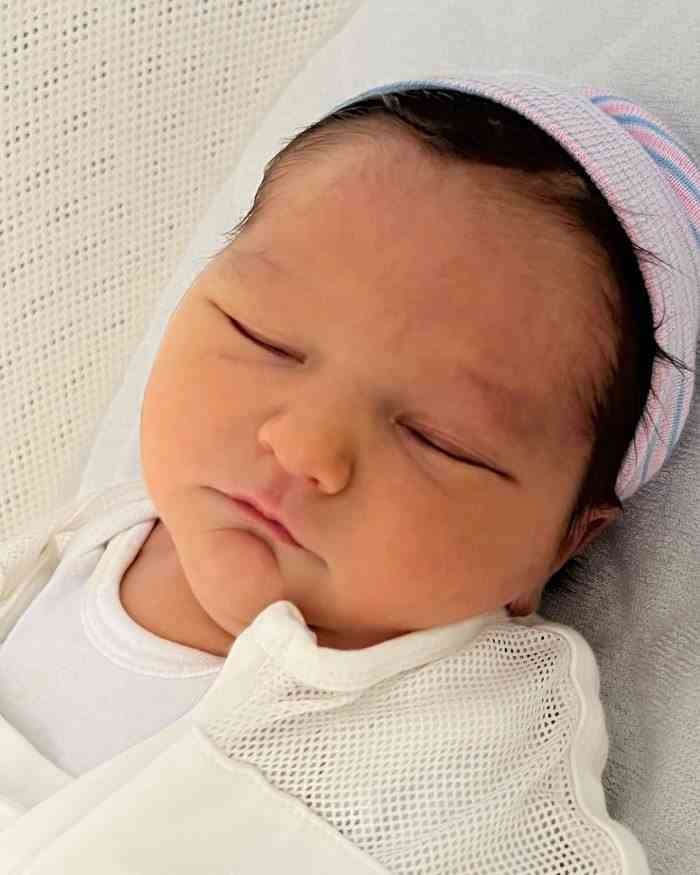Peter Facinelli enthüllt erstes Foto des neugeborenen Sohnes Jack mit Lily Anne Harrison 3
