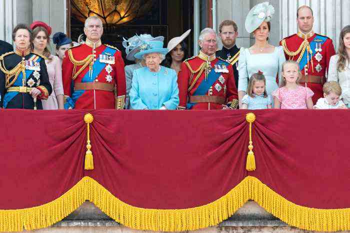 Prinz Andrew gewährt Ausnahme zum Tragen von Militäruniformen für die letzte Mahnwache von Königin Elizabeth II. Prinz Harry nicht erlaubt 3