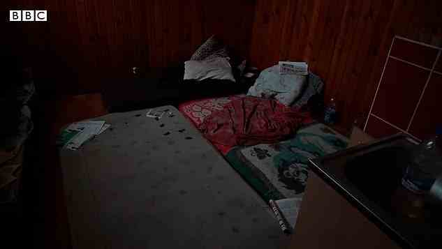 Ein Ukrainer erzählte, wie er in diesem Keller verhört wurde – gezwungen, elektrische Kabel zu halten, während russische Truppen ihn zapften und ihm befahlen, alle Regierungskollaborateure zu informieren