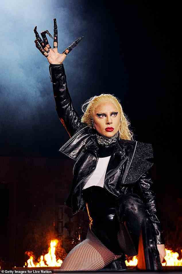 Headliner: The Chromatica Ball ist die sechste Headliner-Konzerttournee von Lady Gaga und unterstützt ihr neuestes Album Chromatica;  Gaga gesehen am 10. September in LA