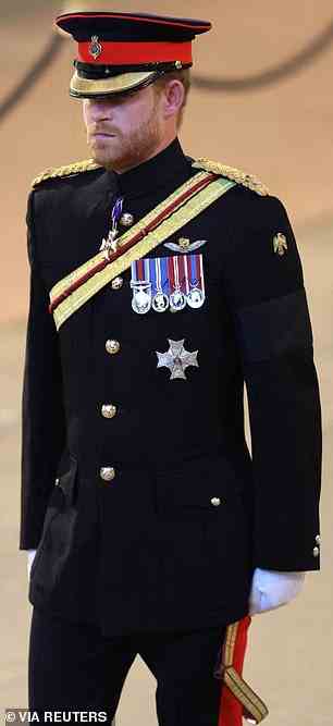 Prinz Harry durfte Militärkleidung tragen