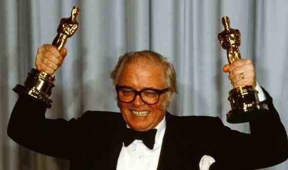 Richard Attenborough holt seine Oscars