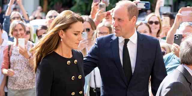 Prinz William, Prinz von Wales, und Catherine, Prinzessin von Wales, treffen am 22. September 2022 in Windsor, Großbritannien, ein, um Freiwillige und Einsatzkräfte zu treffen und ihnen zu danken.