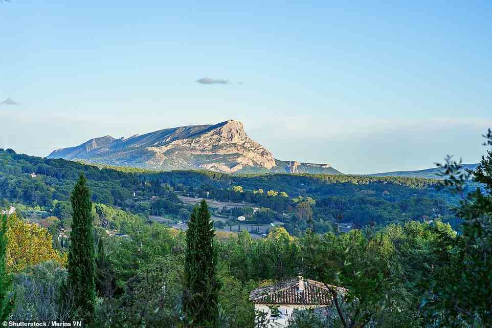 Abgebildet ist Montagne Sainte-Victoire, der majestätische Berg, den Cezanne zwanghaft gemalt hat – mehr als 80 Öl- und Aquarellfarben