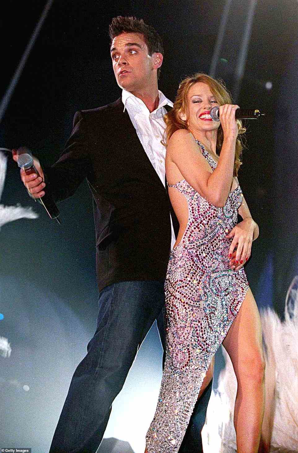 Williams hatte vor ein paar Wochen ein mögliches Grand Final-Wiedersehen mit Minogue angeteasert, trat aber stattdessen mit Goodrem auf.  (Im Bild: Williams und Minogue bei den MTV Europe Music Awards 2000)
