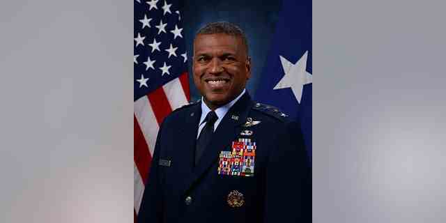 Generalleutnant Richard M. Clark ist der Superintendent der US Air Force Academy.