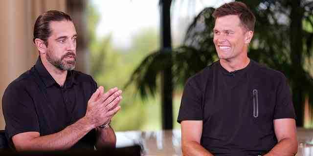 Aaron Rodgers und Tom Brady nehmen am Quarterback-Roundtable vor Capital Ones The Match VI teil – Brady, Rodgers gegen Allen &  Mahomes im Wynn Golf Club am 1. Juni 2022 in Las Vegas, Nevada.