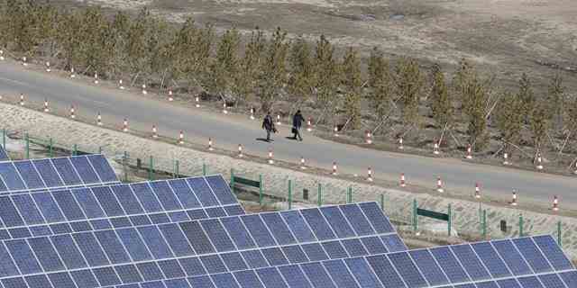 Ein Solarpark in China im Jahr 2016. Das NRDC hat erklärt, dass es mit der chinesischen Regierung zusammengearbeitet hat, um Umweltvorschriften umzusetzen und Projekte für saubere Energie voranzutreiben.