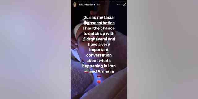 Kim Kardashians Instagram-Geschichte erwähnt die Verwüstung, der sowohl das iranische als auch das armenische Volk ausgesetzt sind.  Kardashian ist Halbarmenier und hat sich offen über den Völkermord an den Armeniern von 1915 geäußert.