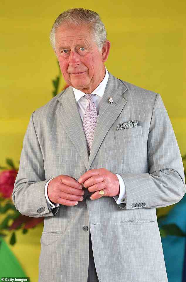 Der leitende Dozent an der britischen Universität Chester, Dr. Gareth Nye, sagte, dass mehrere schmerzhafte Gesundheitsprobleme für die geschwollenen Finger von König Charles III verantwortlich sein könnten