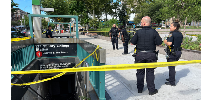 Die New Yorker Polizei reagiert auf ein Verbrechen im Bahnhof 137 Street/City College.