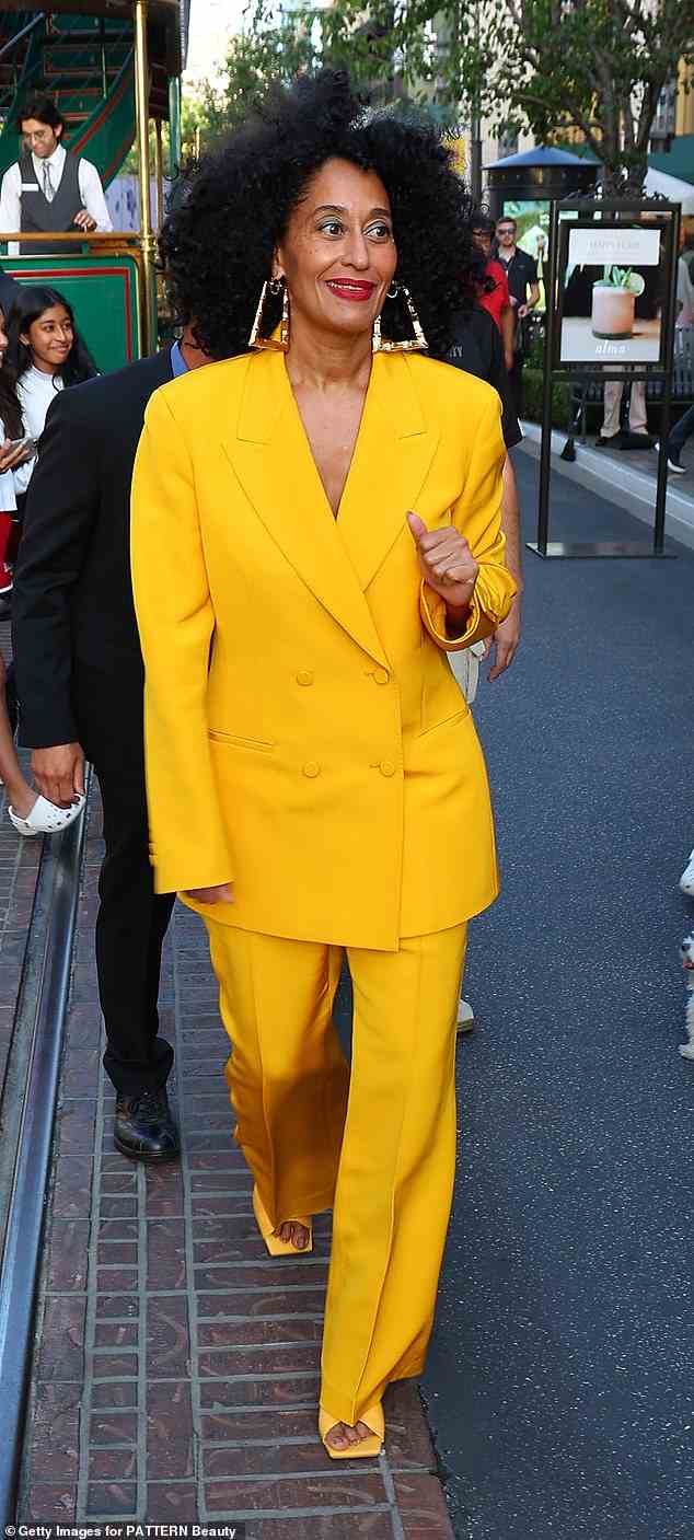 Tracee Ellis Ross besuchte am 17. September das PATTERN Beauty Meet & Greet im Sephora in Los Angeles, Kalifornien, um zu beeindrucken.  Alle Augen waren auf den schwarzen Star gerichtet, der einen hellen zweireihigen Anzug von Lafayette 148 trug