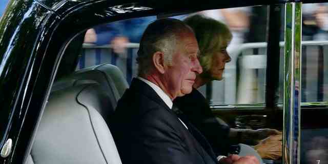 Der britische König Charles III und Camilla, die Queen Consort, kommen am Freitag, den 9. 