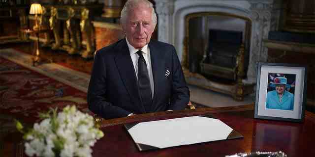 Der britische König Charles III hält seine Ansprache an die Nation und das Commonwealth vom Buckingham Palace, London, am Freitag, den 9. September 2022, nach dem Tod von Königin Elizabeth II am Donnerstag. 