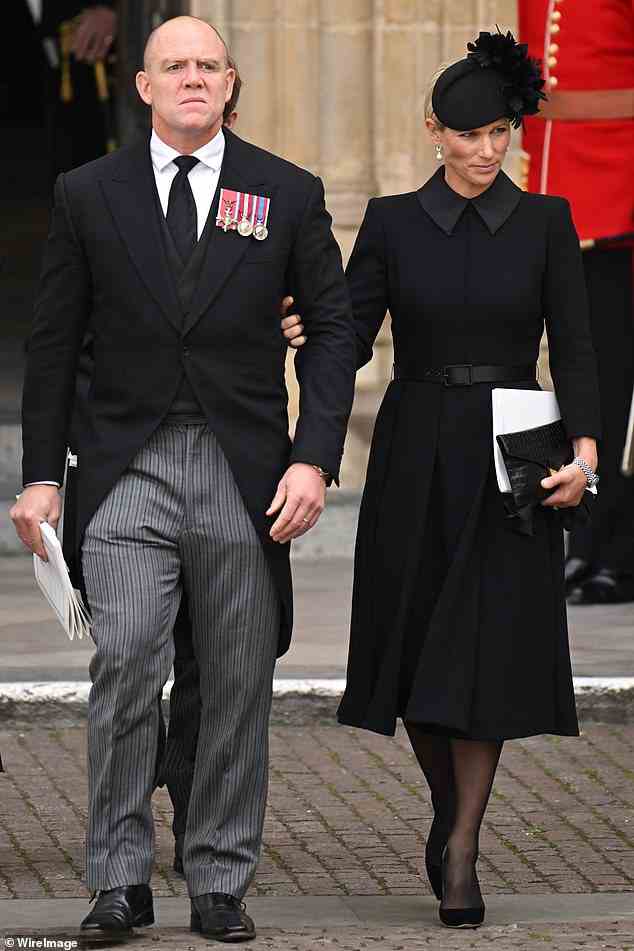 Das Ex-England-Rugby-Ass trug seine MBE- und Diamant- und Platin-Jubiläumsmedaillen, als er sich Anfang dieses Monats seiner Frau Zara Tindall bei der Staatsbeerdigung der Königin anschloss