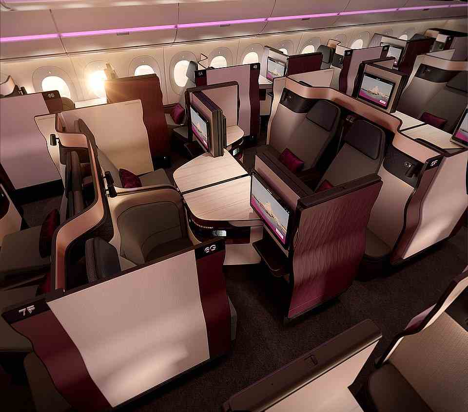 Qatar Airways wurde bei den „Oscars der Luftfahrt“ – den Skytrax World Airline Awards – zum siebten Mal in Folge zur besten Fluggesellschaft der Welt gekürt.  Oben sind die Business Class 'Qsuites' der Fluggesellschaft zu sehen