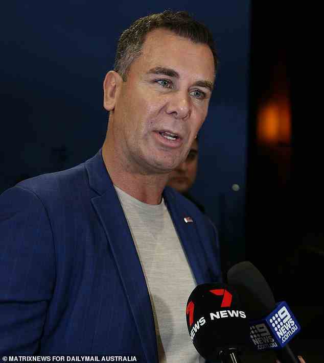 Carey (im Bild auf dem Weg zu einer separaten Veranstaltung in Wagga Wagga am 8. September) wurde kurz nach seiner Ankunft beim großen Abschlussessen mitgeteilt, dass er nicht erwünscht sei