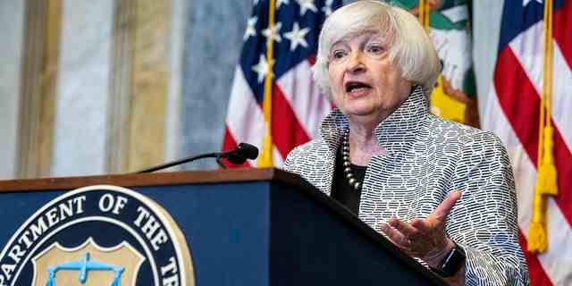 US-Finanzministerin Janet Yellen spricht während einer Pressekonferenz im Finanzministerium in Washington, DC, am 28. Juli 2022 über den Zustand der US-Wirtschaft.